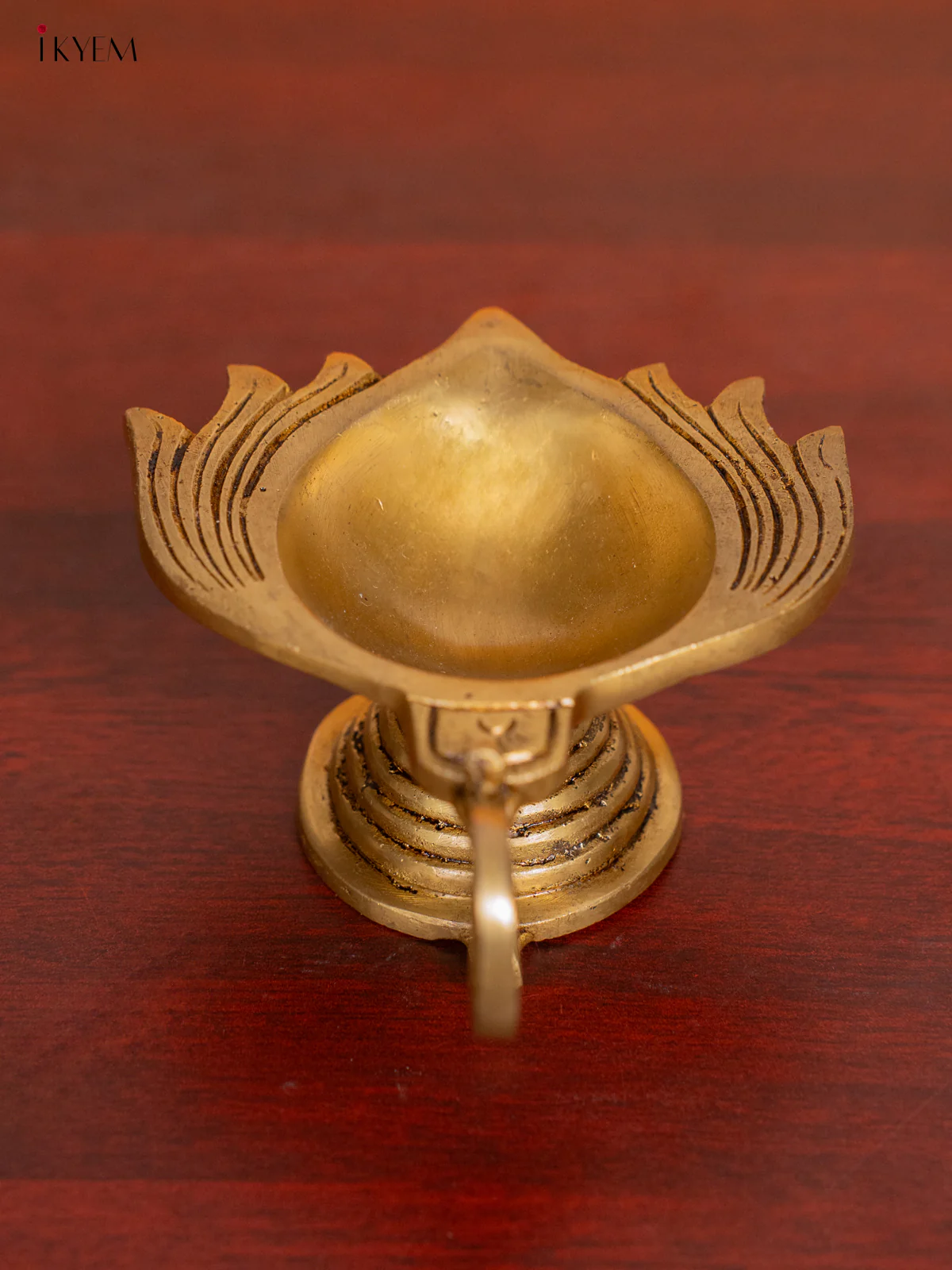 Brass Lotus Aarti Diya - 2 Inches - KI07121 - Image 3