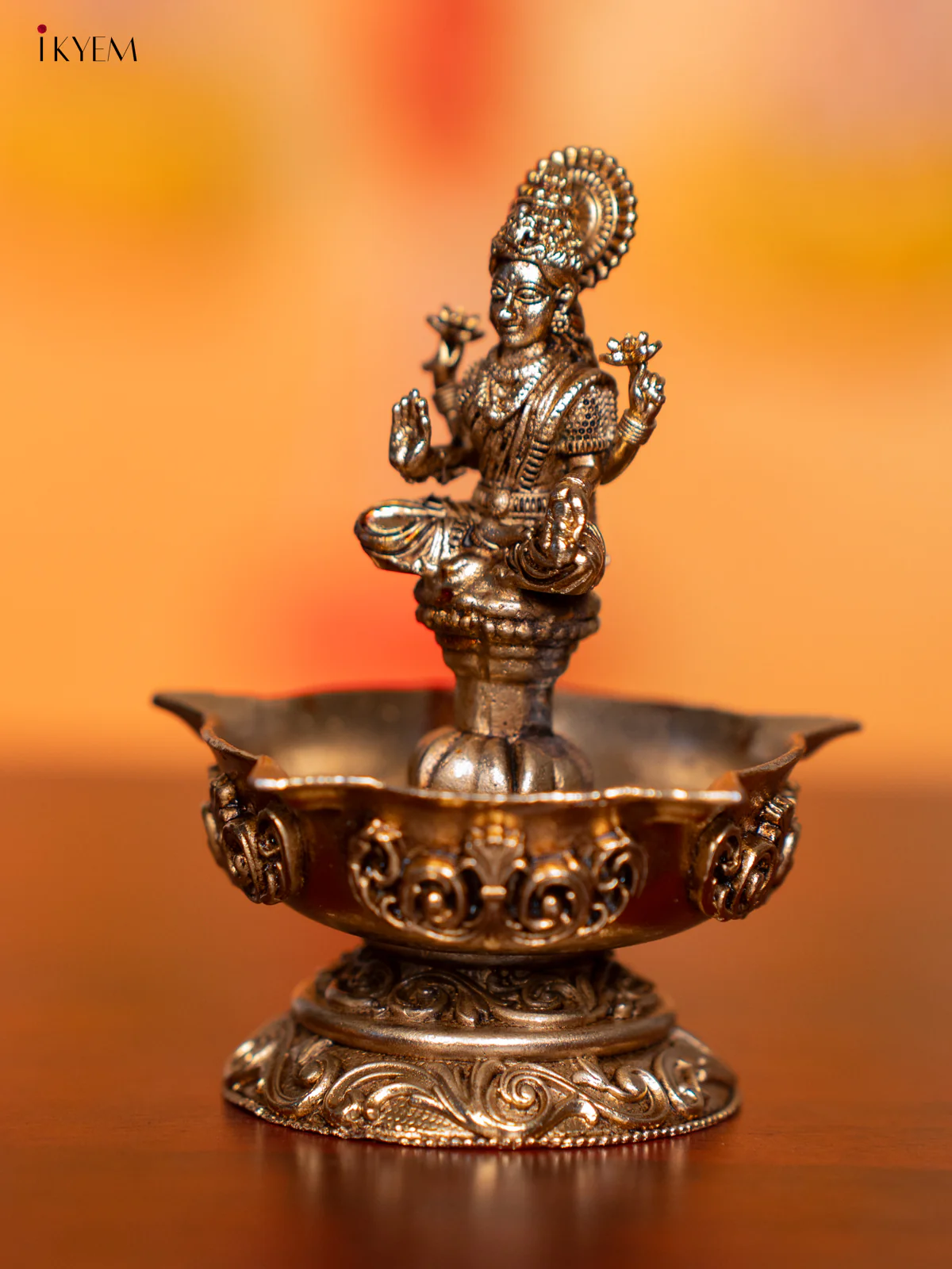 Brass 5-face Lakshmi Diya - 4 Inch - KI07172 - Image 5