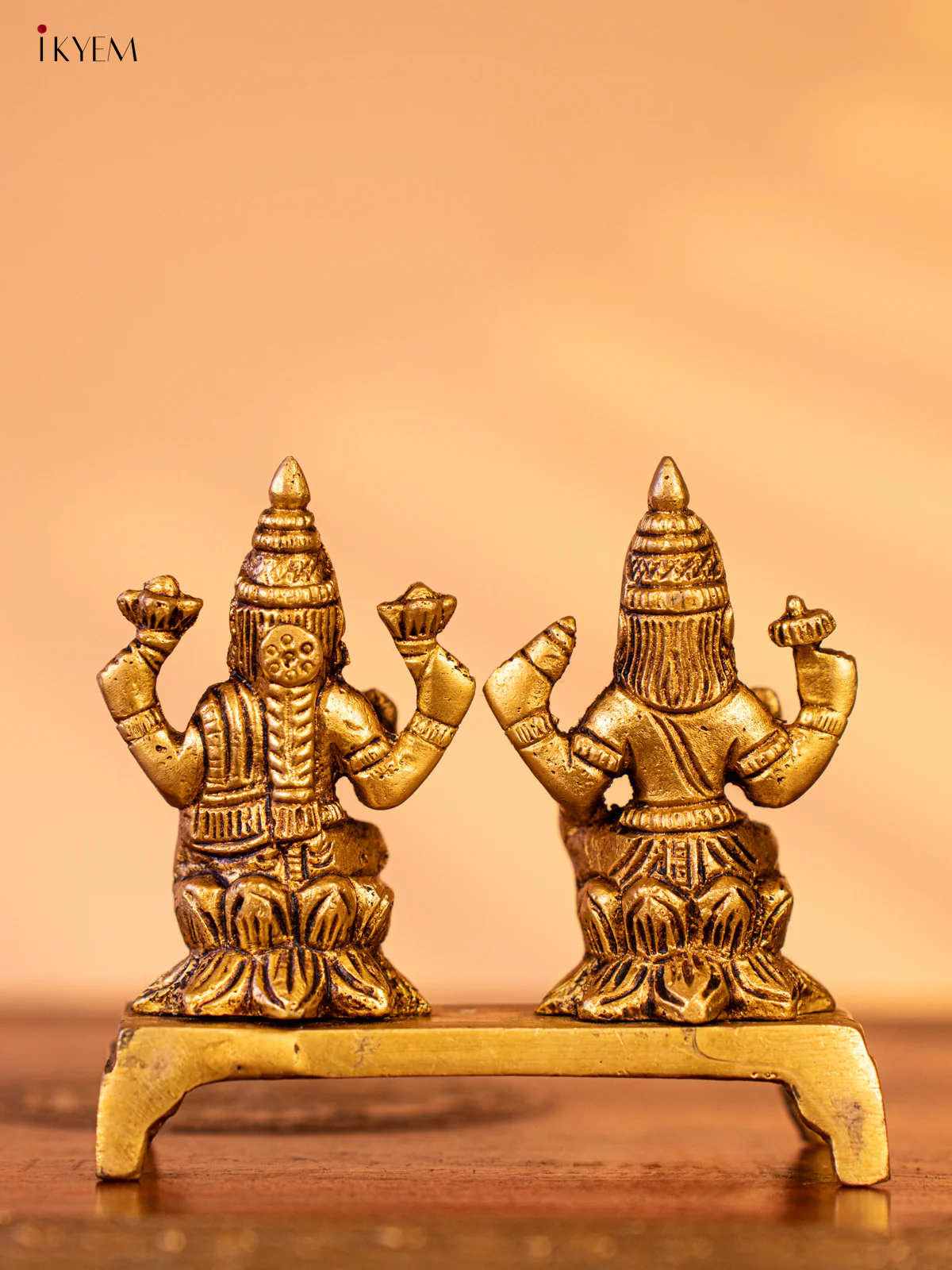 Brass Vishnu Lakshmi Idol - KK26147 - Image 5