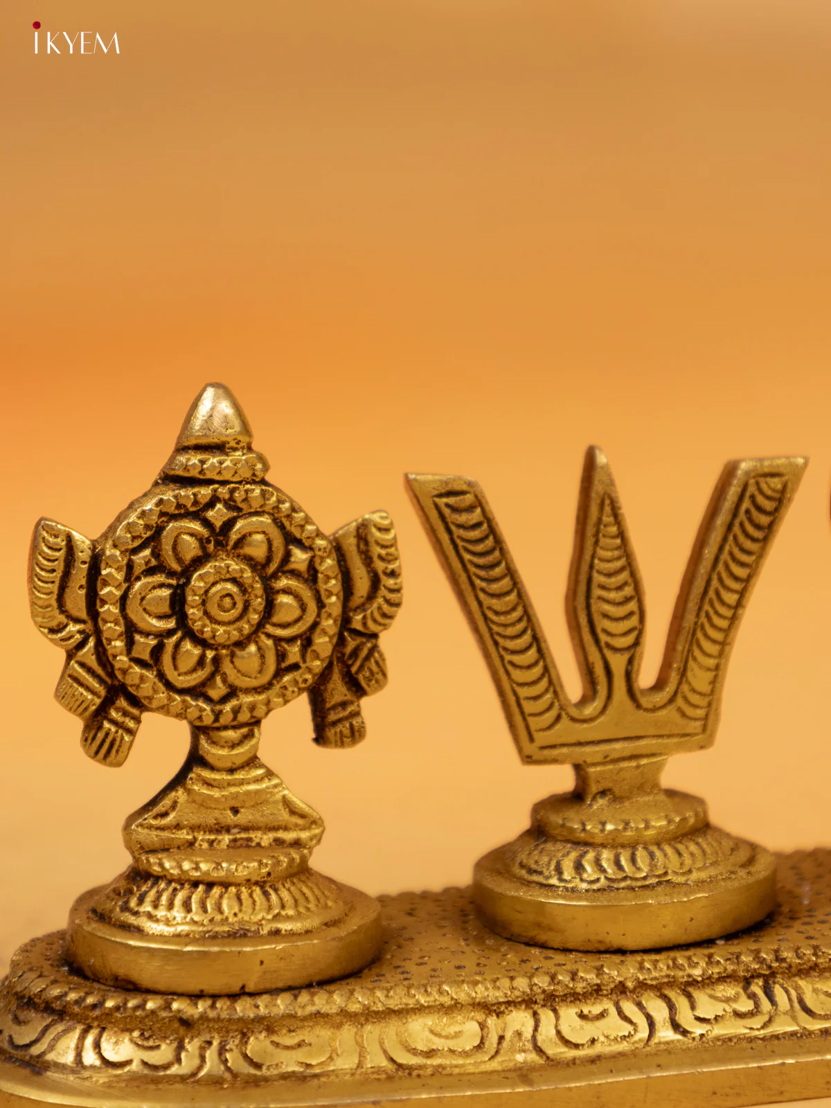 Brass Naam Shank Chakra Stand - KK26174 - Image 3