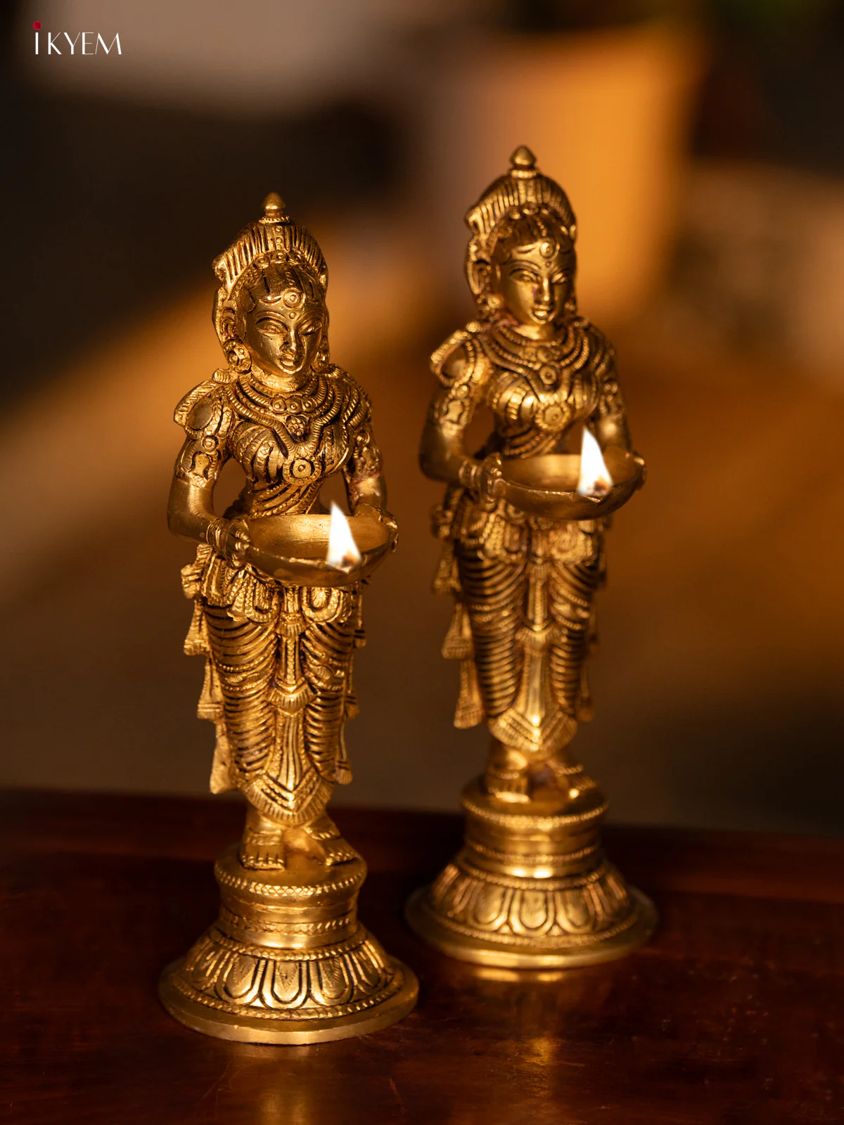Brass Paavai Vilakku - Big 9 Inch- KK26178 - Image 3