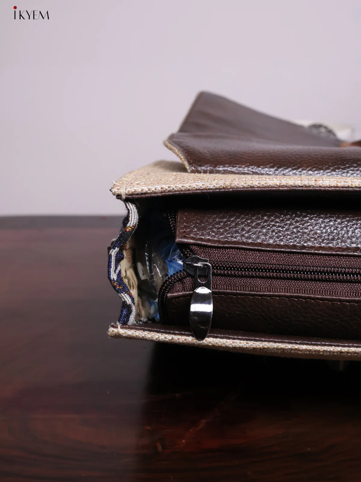 Jacquard Sling Bag - Off White - KL20116 - Image 4