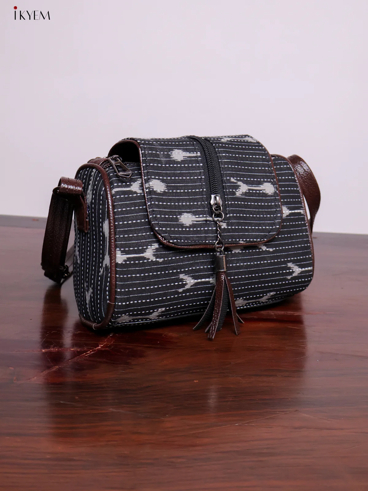 Cotton Printed Sling Bag - Geometric - KL20145 - Image 4