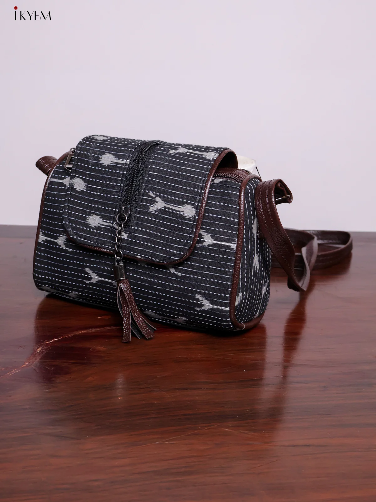 Cotton Printed Sling Bag - Geometric - KL20145 - Image 5