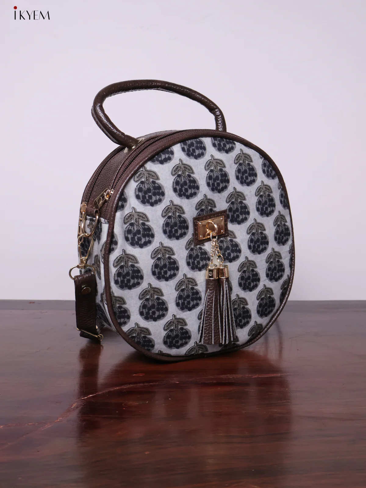 Printed Round Sling Bag - Ajrakh - KL20154 - Image 4