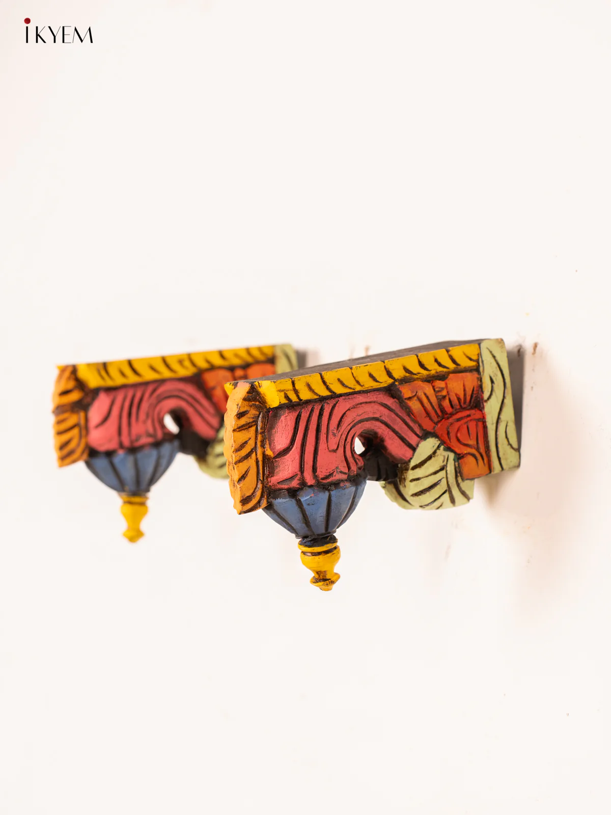 Hand-Painted Wooden Bodhil Wall Bracket - 5 Inch - KN01137