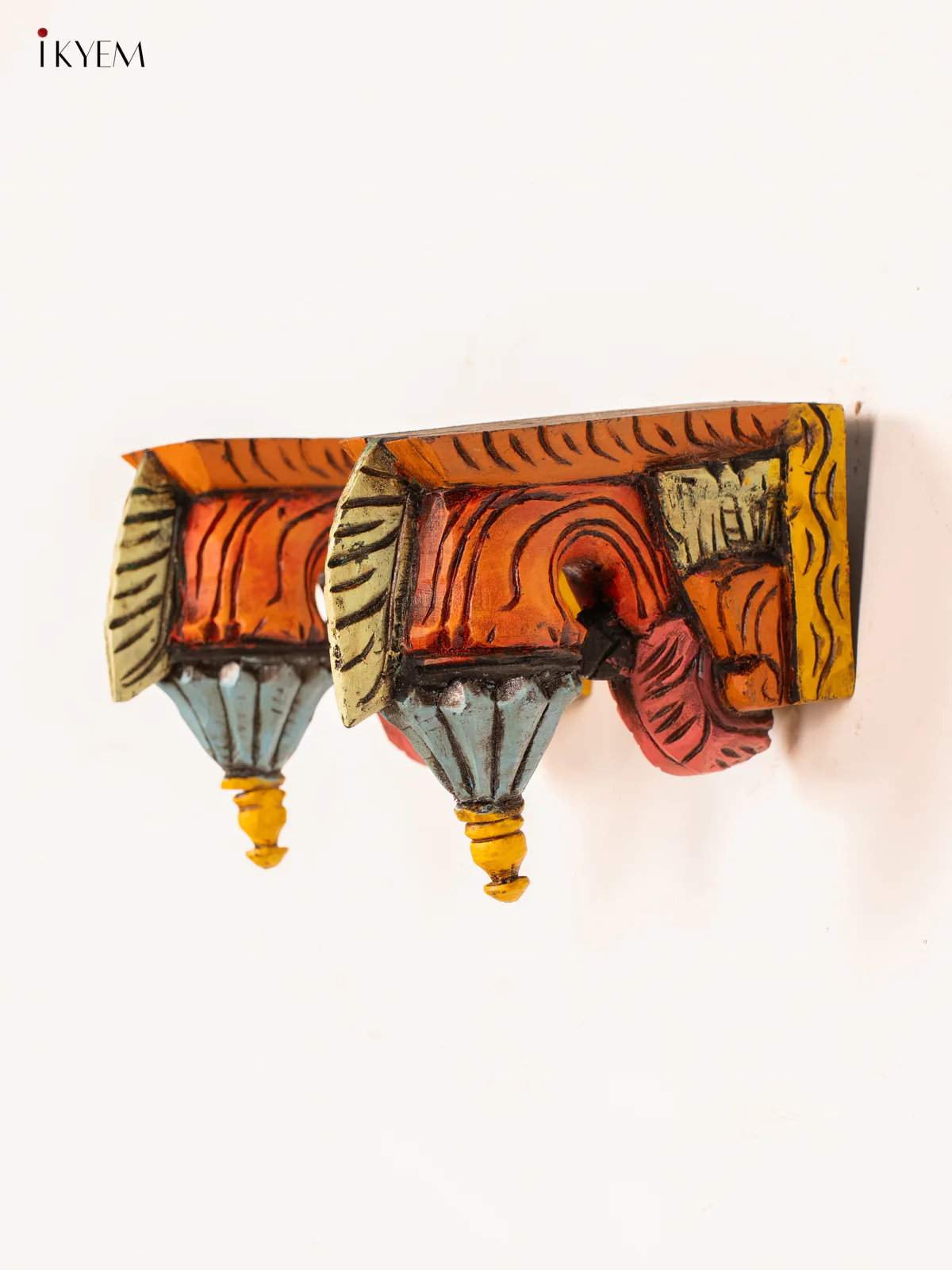 Hand-Painted Wooden Bodhil Wall Bracket - 7.5 Inch - KN01140
