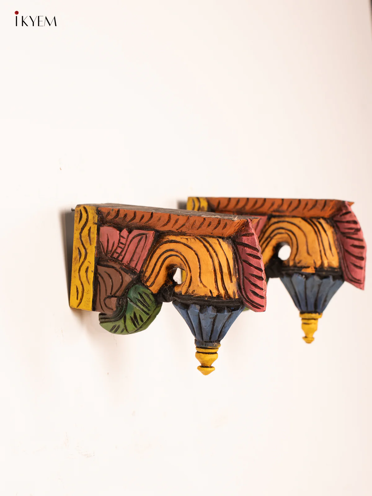Hand-Painted Wooden Bodhil Wall Bracket - 7.5 Inch - KN01141 - Image 3