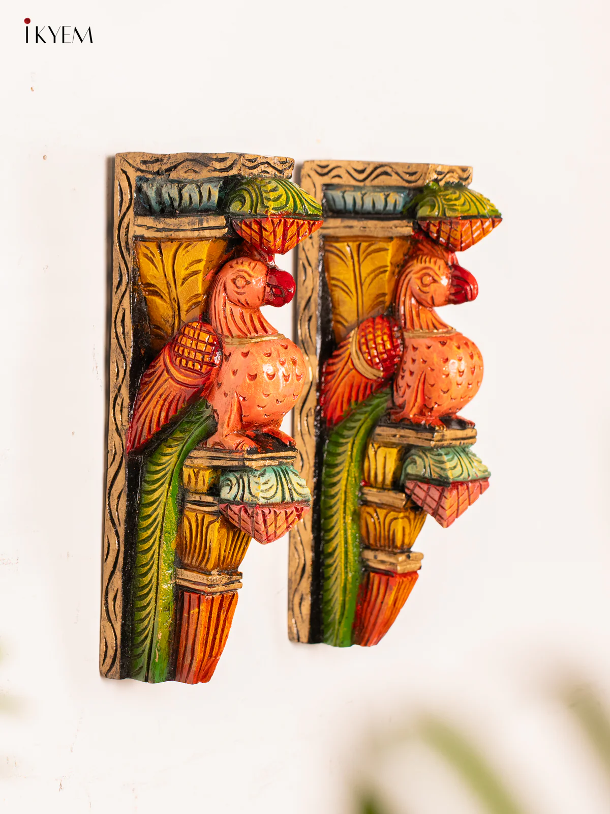 Hand-Painted Wooden Parrot Wall Bracket - 15 Inch - KN01148