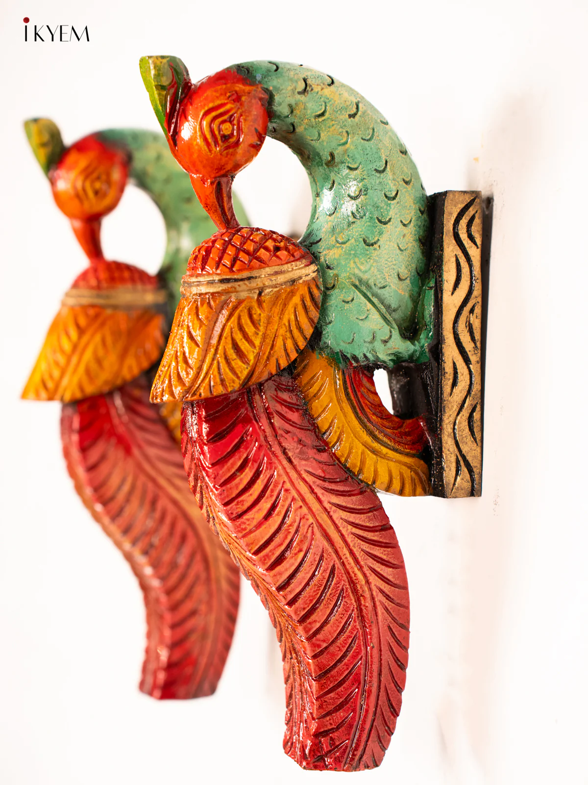 Hand-Painted Wooden Parrot Wall Bracket - 12 Inch - KN01157 - Image 5