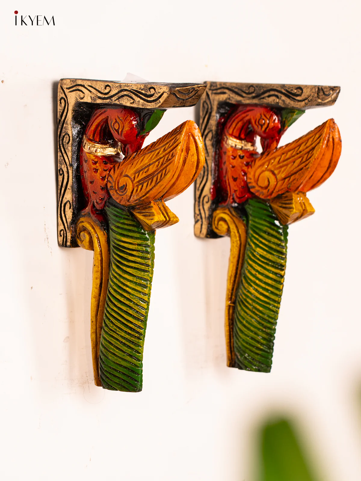 Hand-Painted Wooden Parrot Wall Bracket - 12 Inch - KN01165