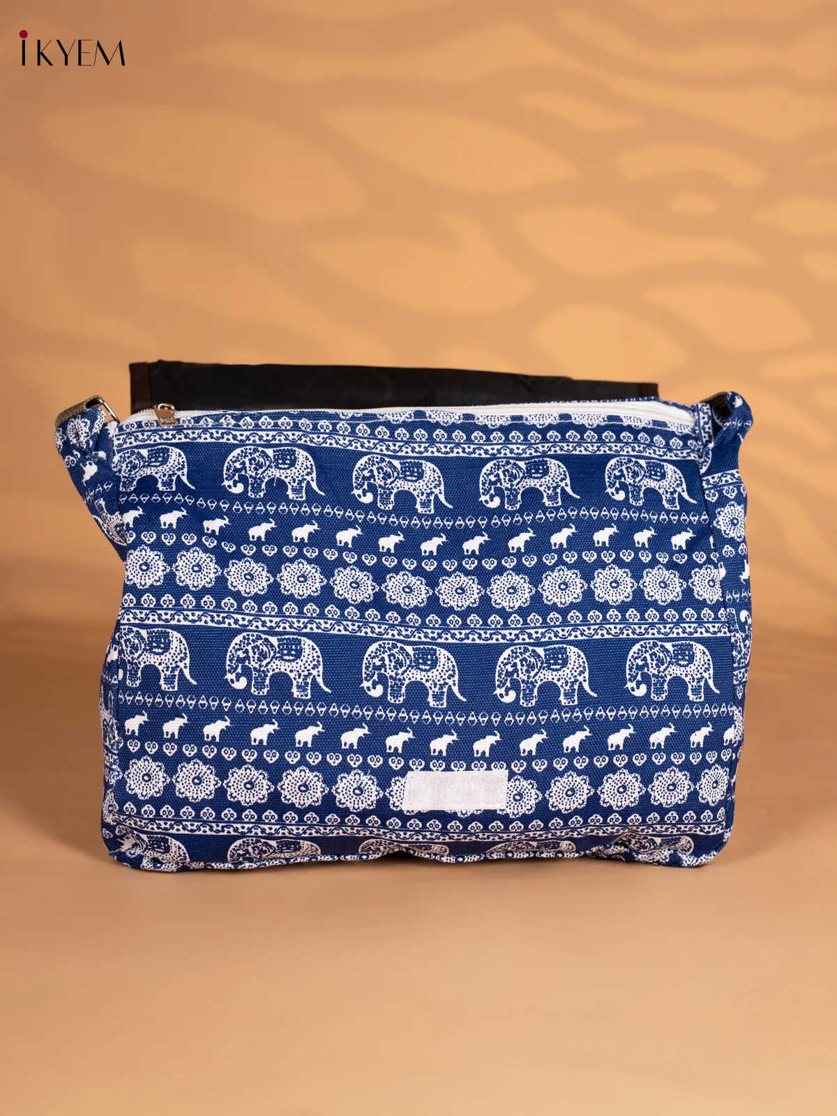 Elephant Design Crossbody Bag - Blue - KN05163 - Image 2