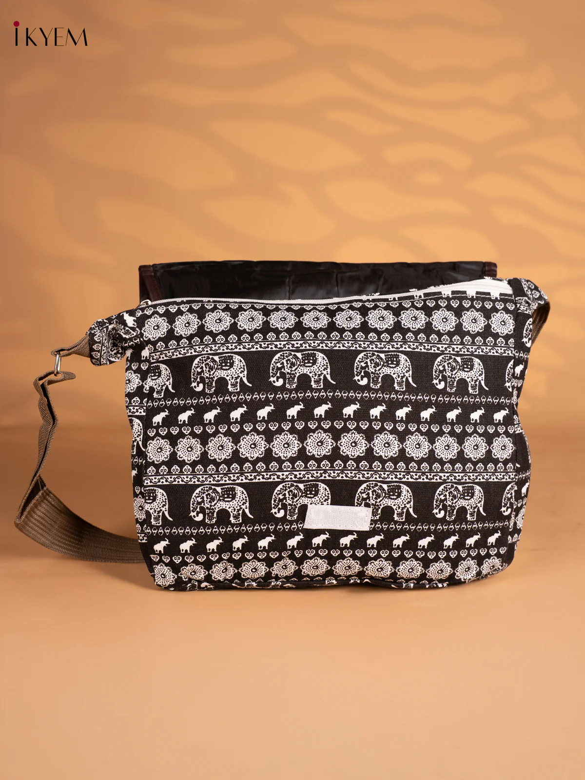 Elephant Design Crossbody Bag - Black - KN05169 - Image 2