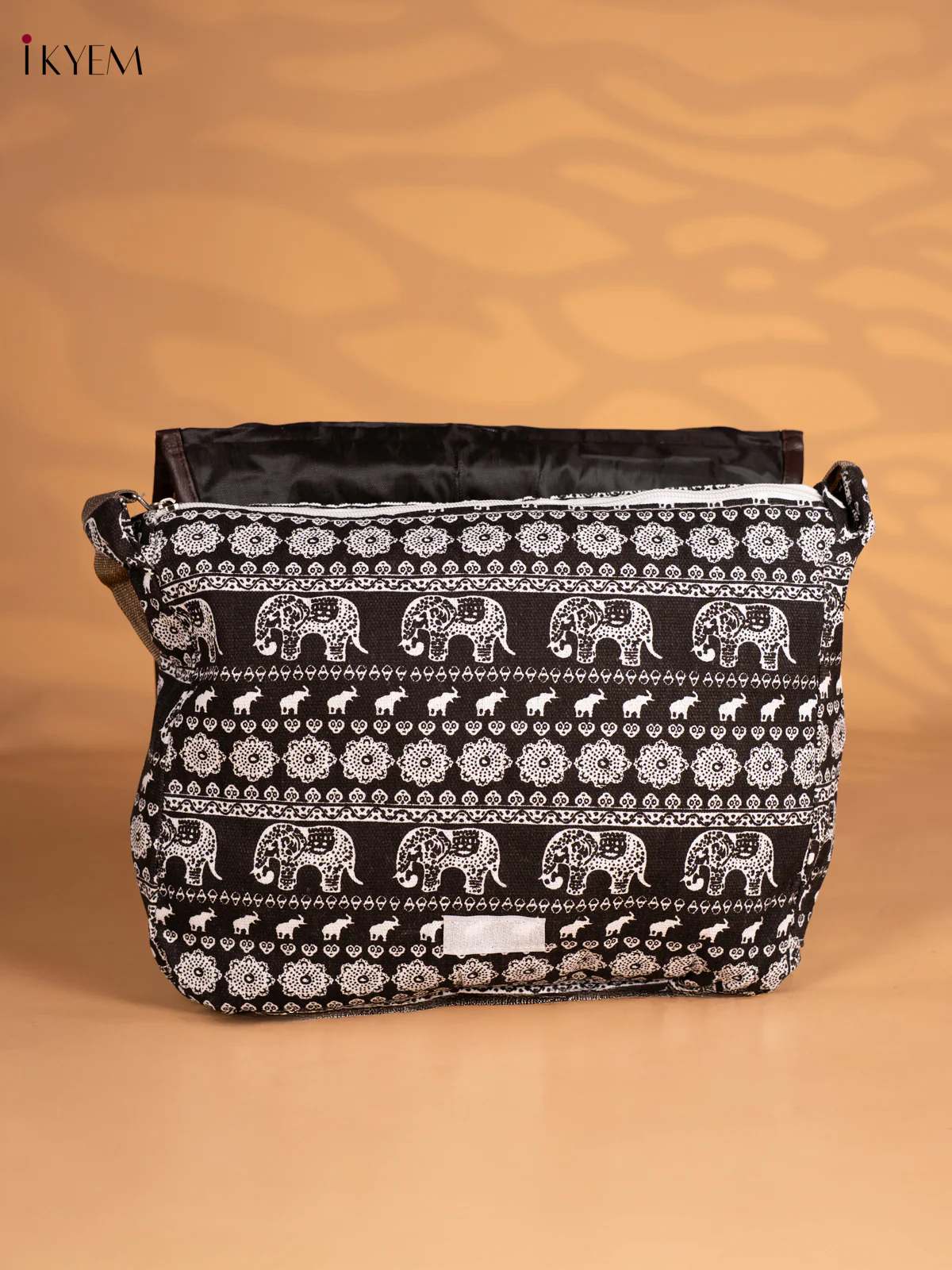 Elephant Design Crossbody Bag - Black - KN05173 - Image 2