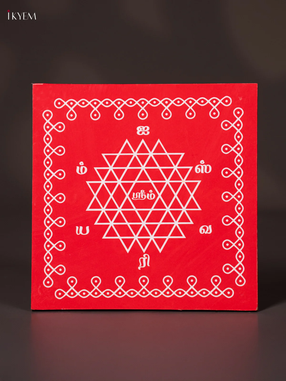 Aishwarya Kolam Wooden Square Manai - Red - (6x6) Inch - KN12121