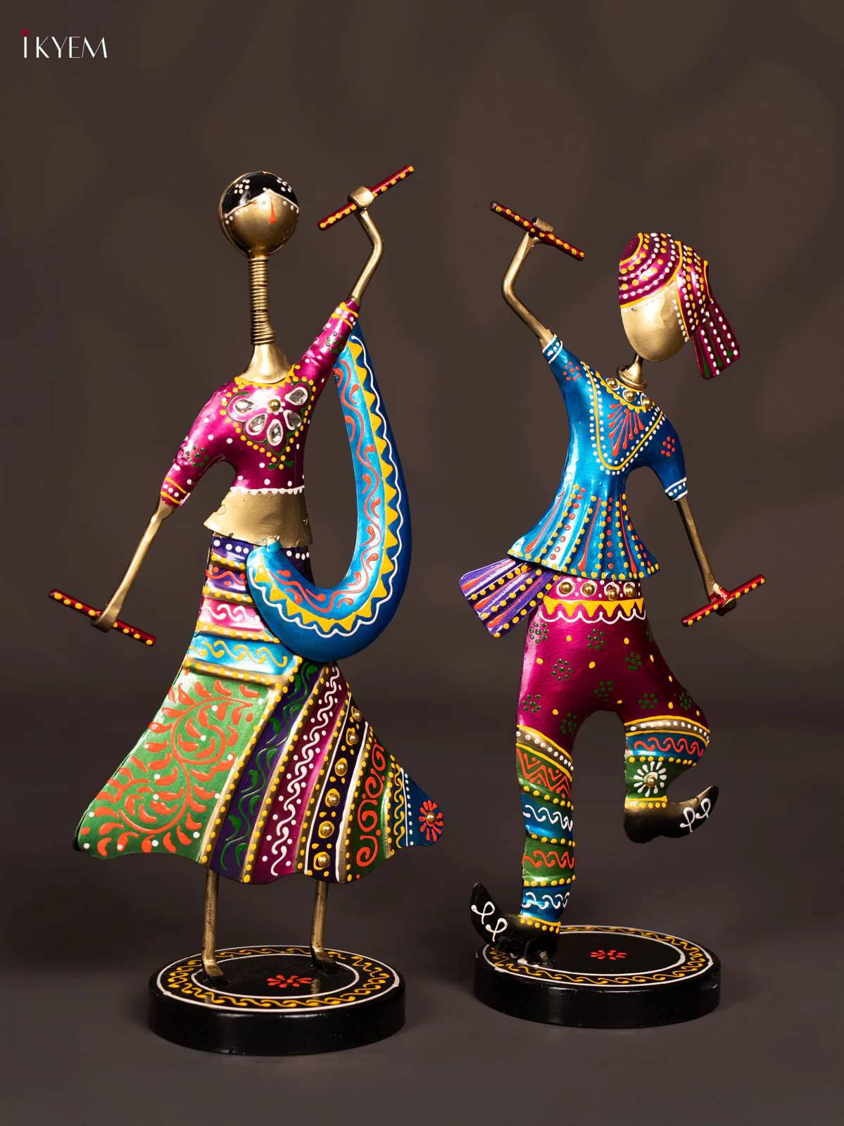 Hand-Painted Metal Dandiya Couple set of 2 - 13 Inch - KN12140 - Image 4