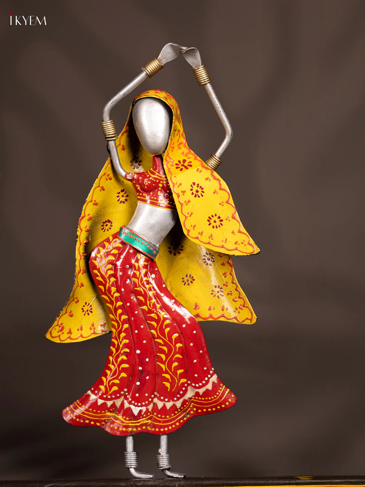Hand-Painted Metal Dancing Couple Wall Frame - 15 Inch - KN12143 - Image 3