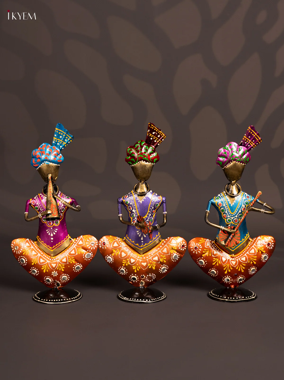 METAL PAINTED MUSICAL SITTING MAN (SET OF3)
