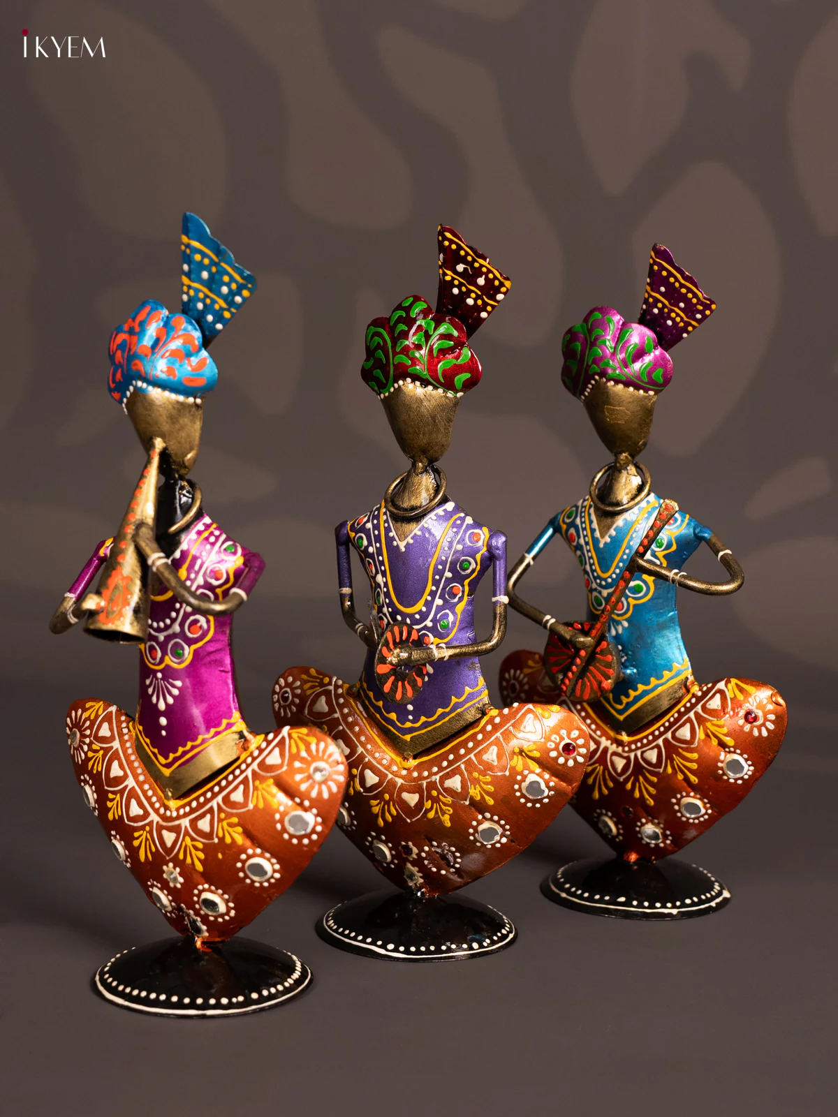 METAL PAINTED MUSICAL SITTING MAN (SET OF3) - Image 2