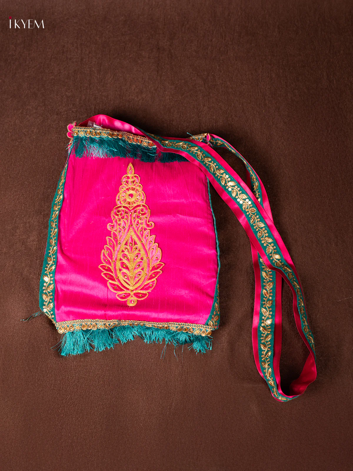 Kasi Yatra Set - Pink and Green - KN31244 - Image 4