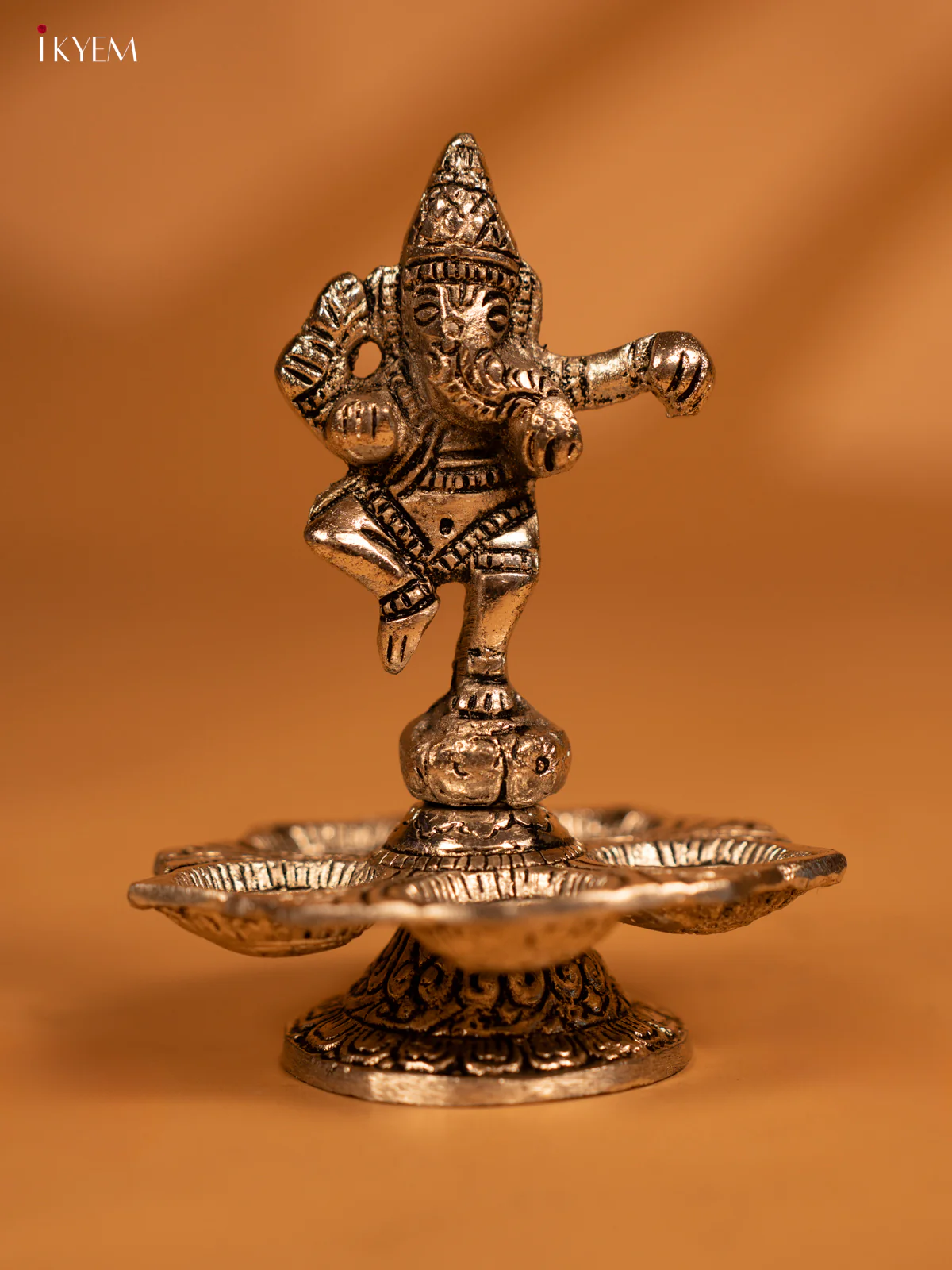 Artistic Antique Finish 5-face Silver Diya With Dancing Ganesha - KL13117