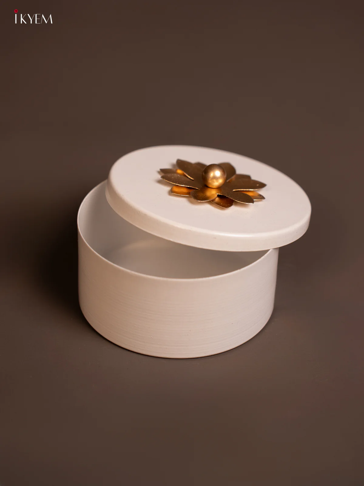 Elegant White Colour Metal Dry Fruits Box - KE06117 - Image 4