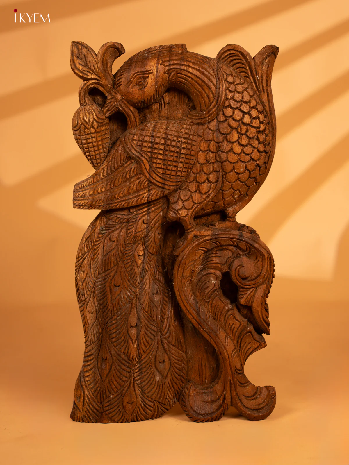 Hand-Carved Yalli Wooden Bracket with Peacock Motif - KL05121 - Image 3