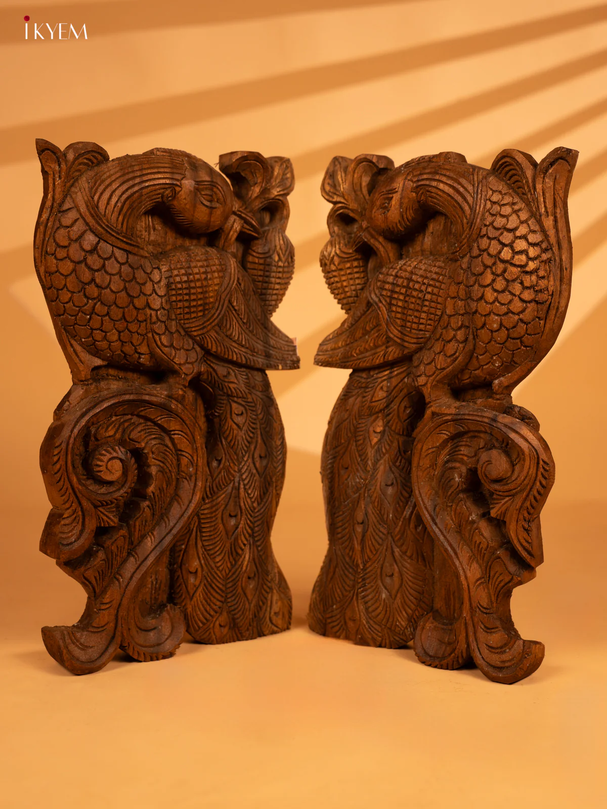 Hand-Carved Yalli Wooden Bracket with Peacock Motif - KL05121 - Image 4