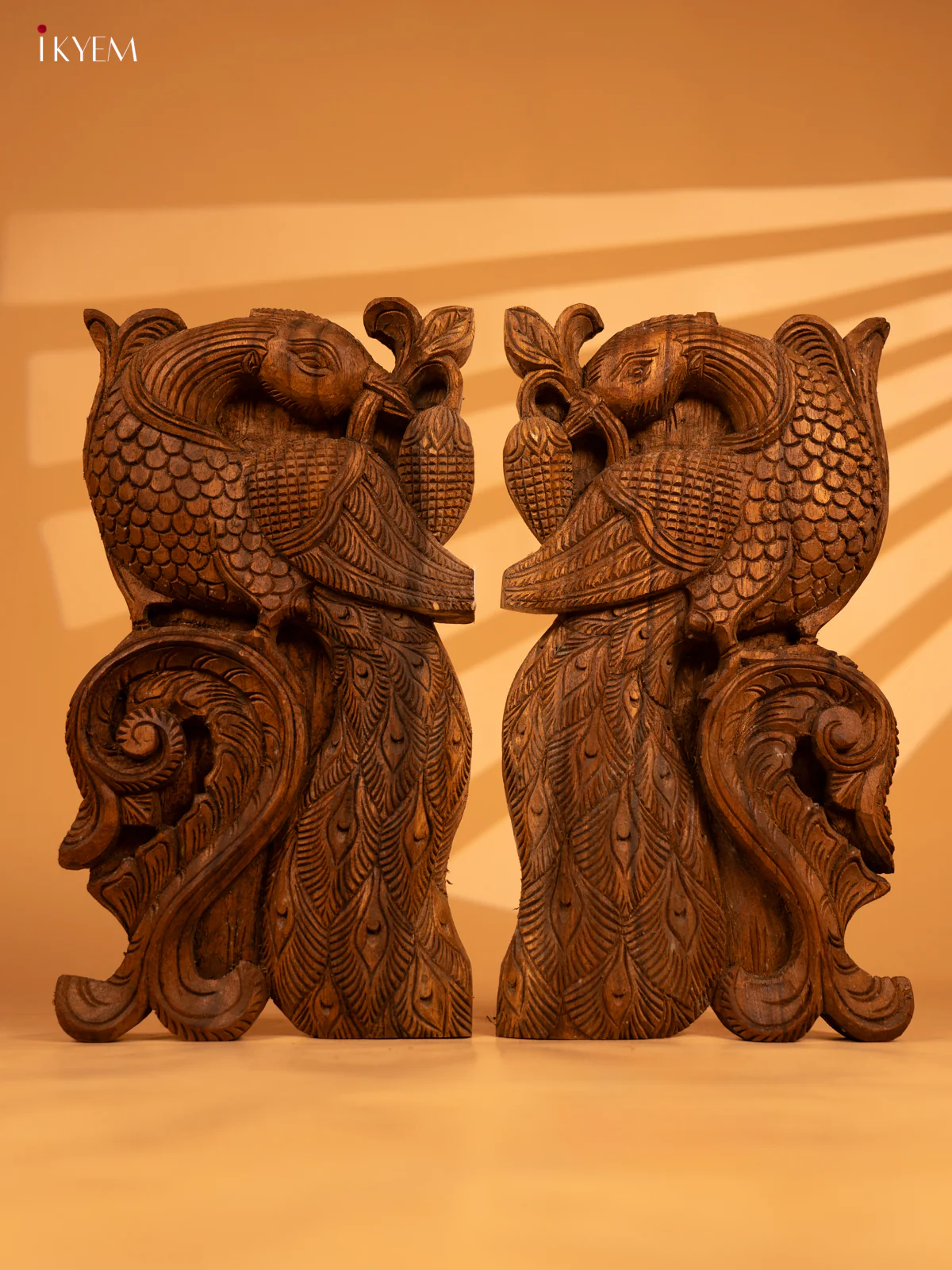 Hand-Carved Yalli Wooden Bracket with Peacock Motif - KL05121 - Image 5
