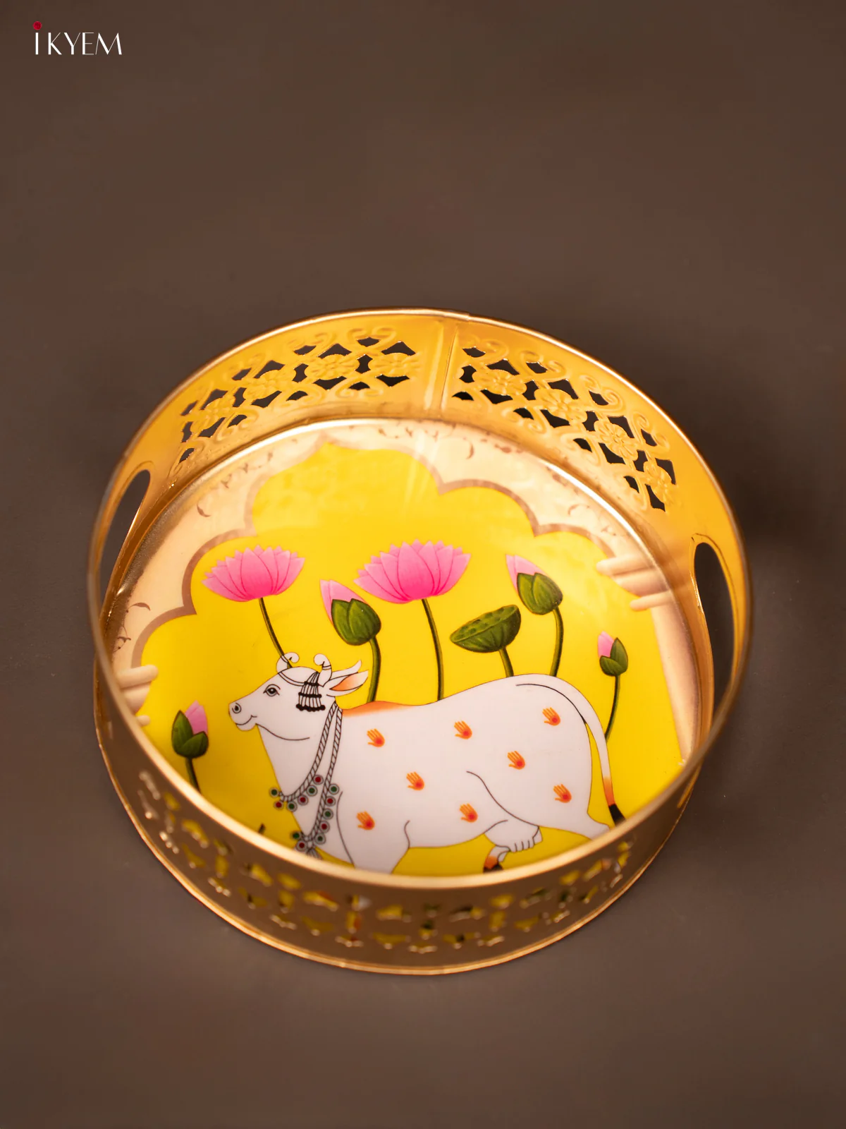 Yellow Pichwai Printed Metal Tray With Cow & Lotus Print - KF19127 - Image 4